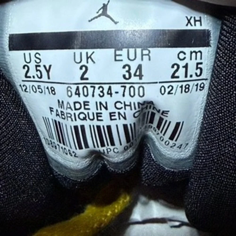 Jordan 1 Mid University Gold 640734-700 2.5Y